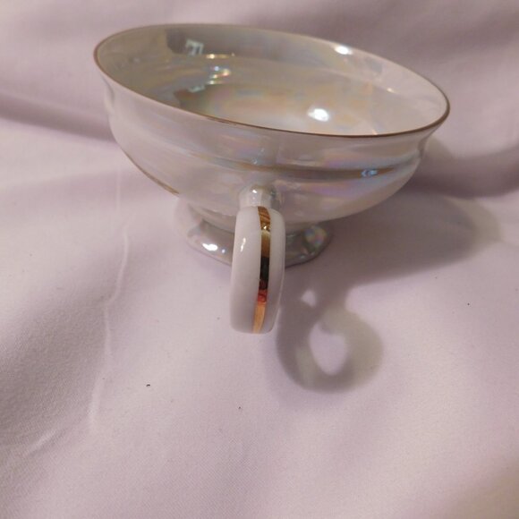 NEW YORK WORLD'S FAIR CUP AND SAUCER PEARLY OPALESCENT 1964-1965 - Picture 8 of 10